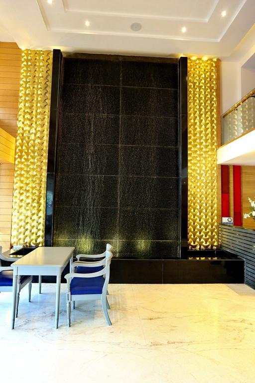 Sunbeam Premium Hotel Zirakpur ภายนอก รูปภาพ