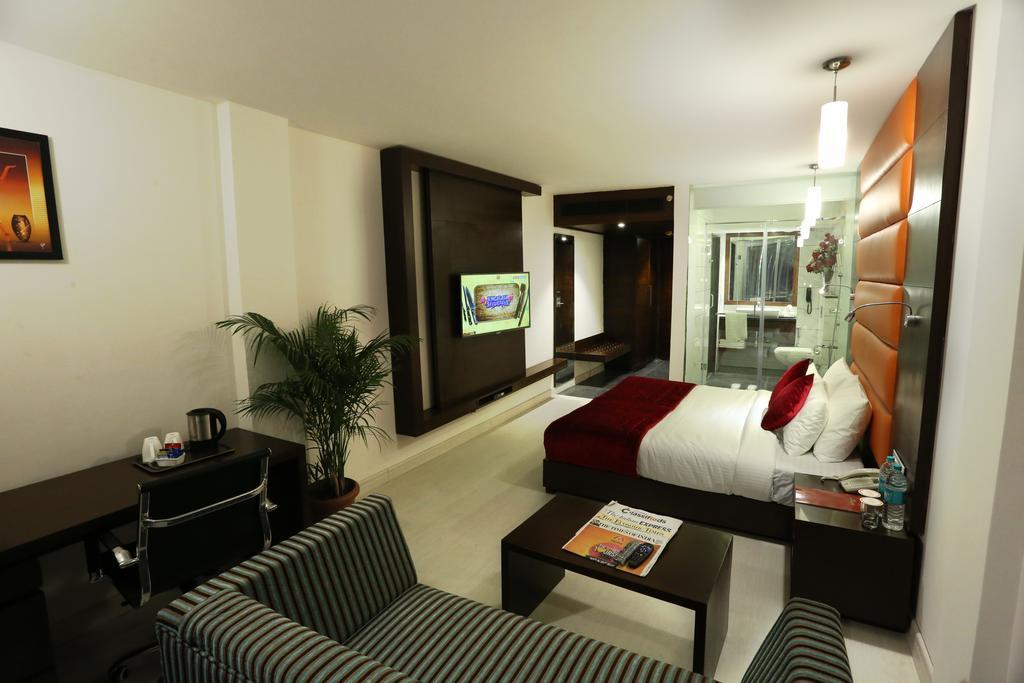 Sunbeam Premium Hotel Zirakpur ห้อง รูปภาพ