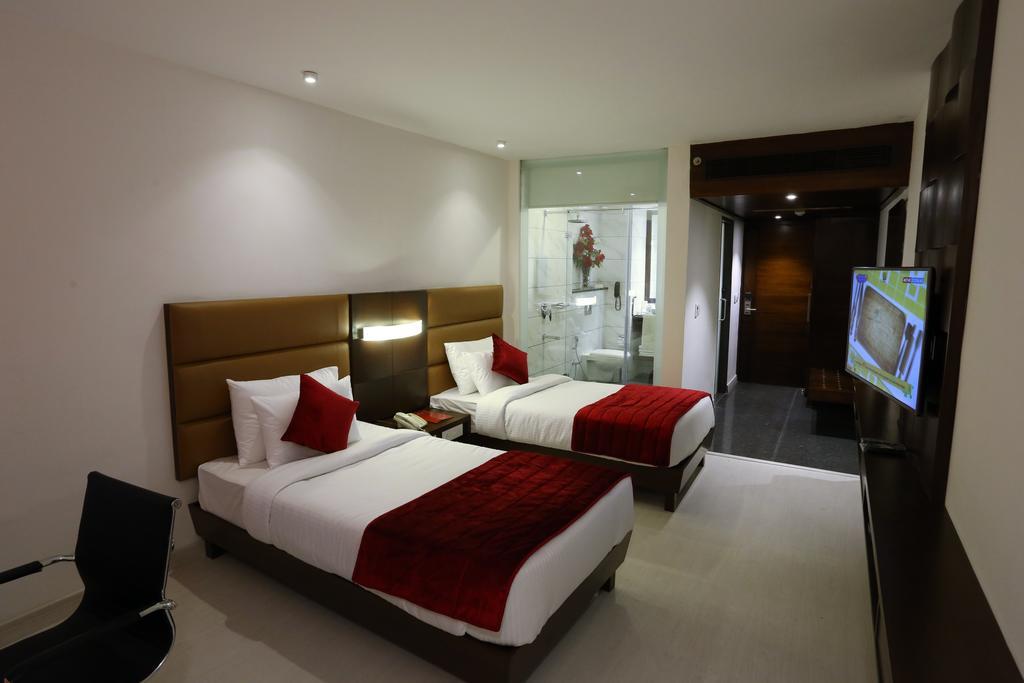 Sunbeam Premium Hotel Zirakpur ห้อง รูปภาพ