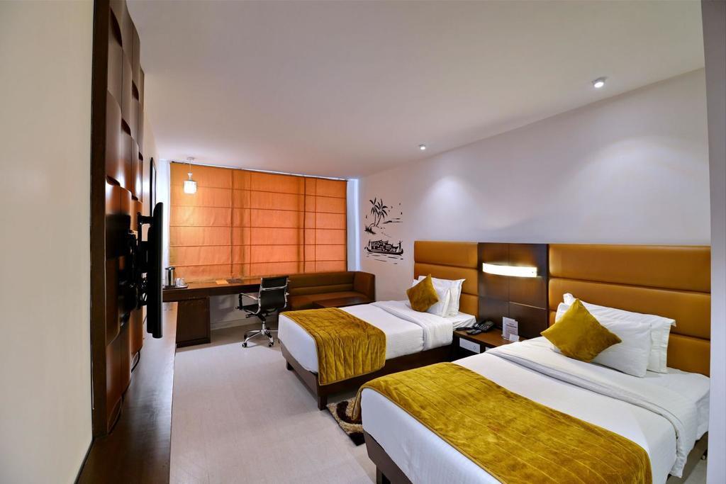 Sunbeam Premium Hotel Zirakpur ภายนอก รูปภาพ