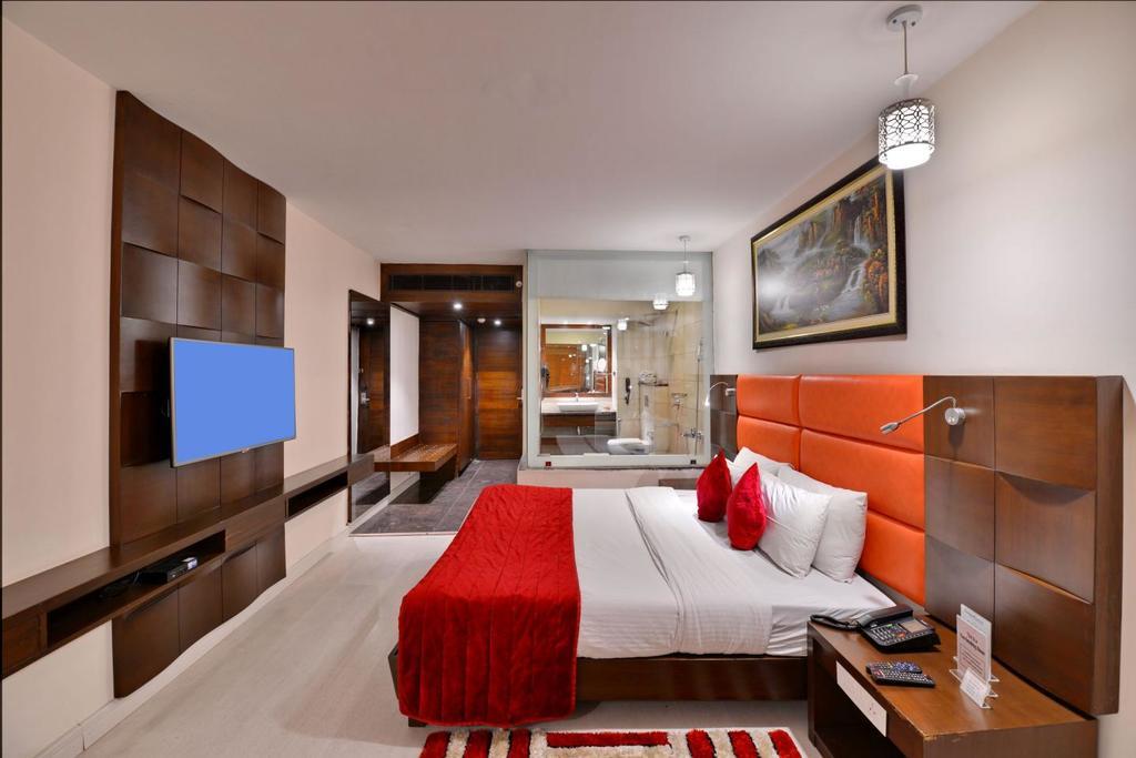 Sunbeam Premium Hotel Zirakpur ภายนอก รูปภาพ