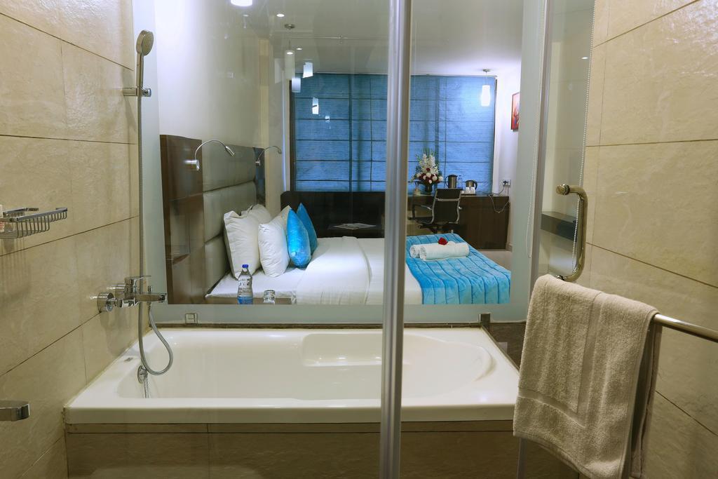 Sunbeam Premium Hotel Zirakpur ภายนอก รูปภาพ