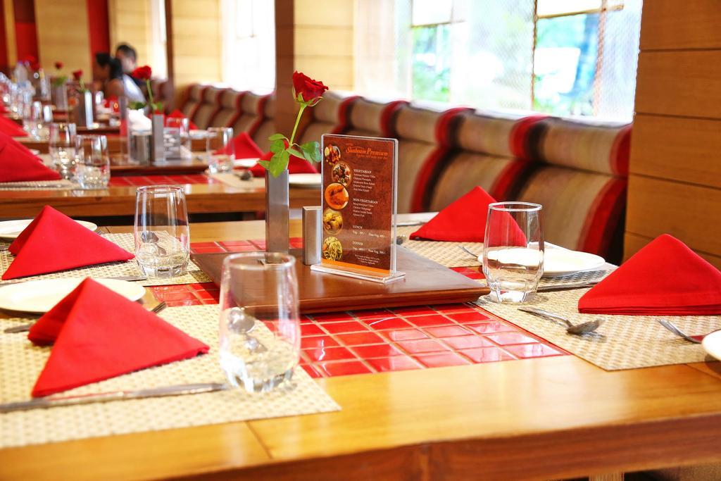 Sunbeam Premium Hotel Zirakpur ภายนอก รูปภาพ