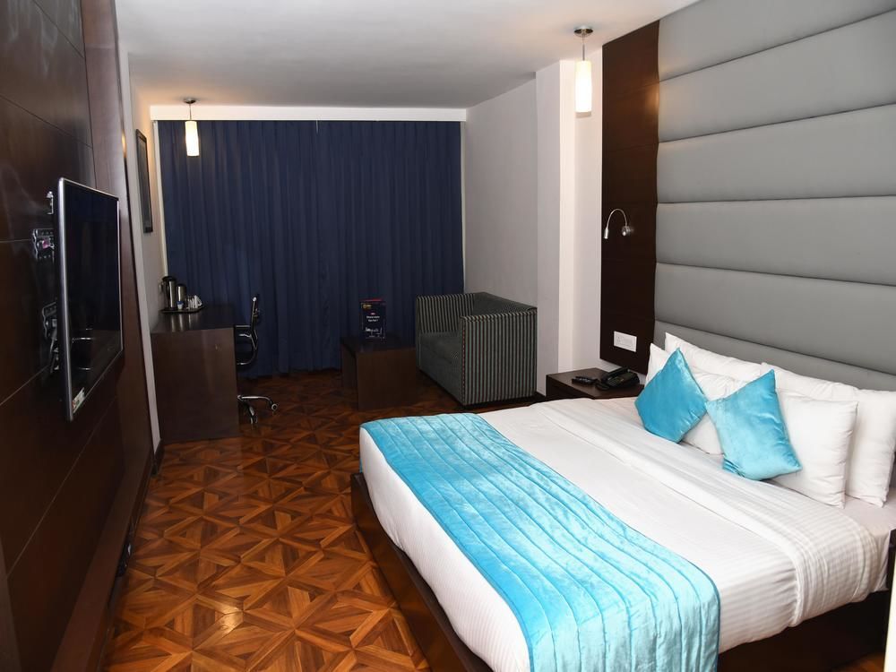 Sunbeam Premium Hotel Zirakpur ภายนอก รูปภาพ